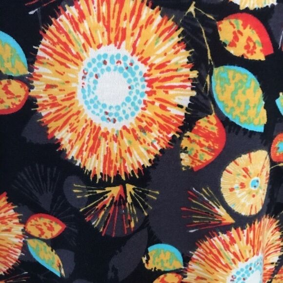 LuLaRoe Randy Baseball Tee - Picture 4 of 5